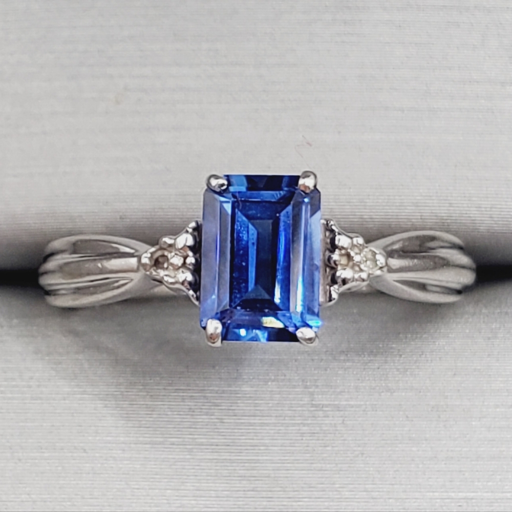 10k White Gold Blue Sapphire & Diamond Ring